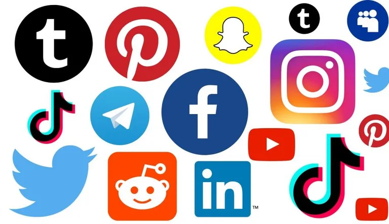 Must-Have iPhone Social Apps of All Time