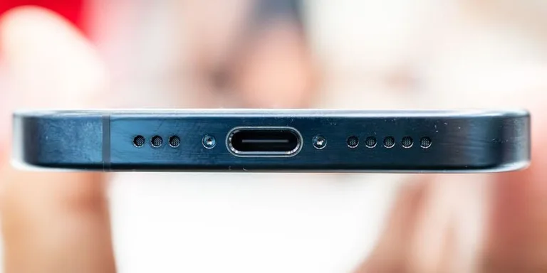 Apple's Challenge: Reports of Speaker Issues in iPhone 15 Models
